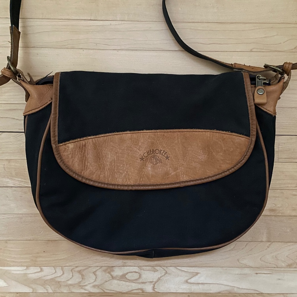 Vintage Cherokee saddle purse
